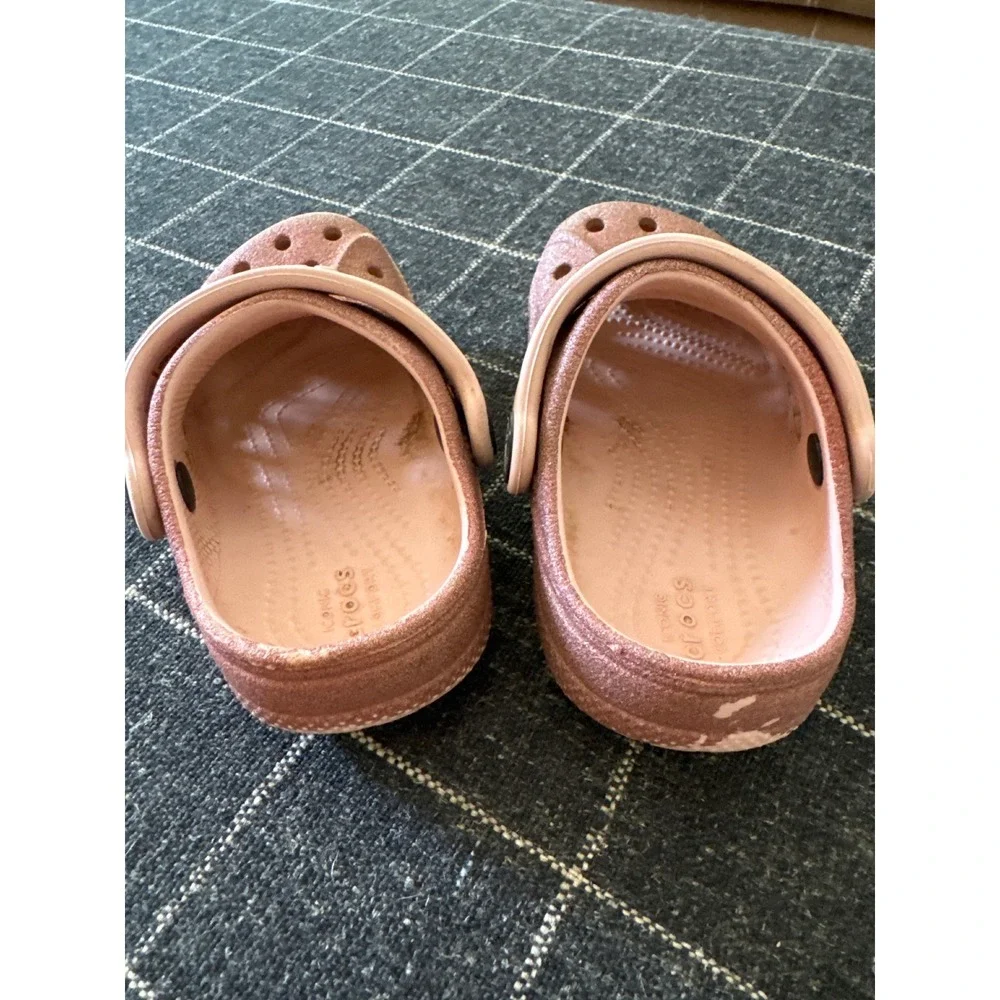 Crocs Kids Classic Clog Rose Gold Glitter Sparkle‎ Shoes Size C8 Pink